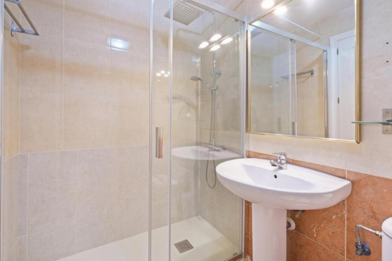 Apartamento En Calle Cuarteles De Dos Habitaciones 말라가 외부 사진